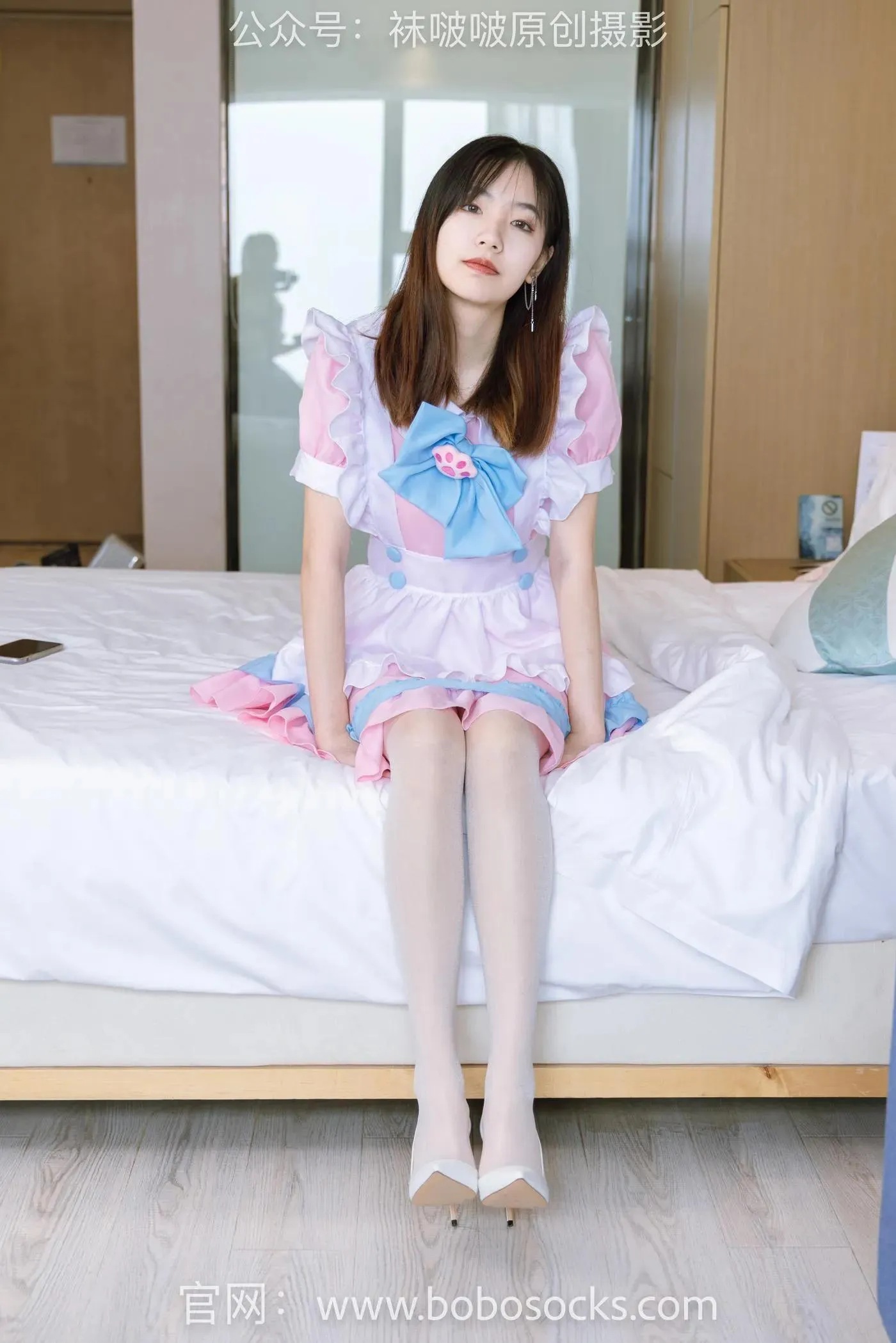 [BoBoSocks袜啵啵]NO.154 小甜豆-两双高跟鞋、珠光白丝、女仆装 [200P]插图